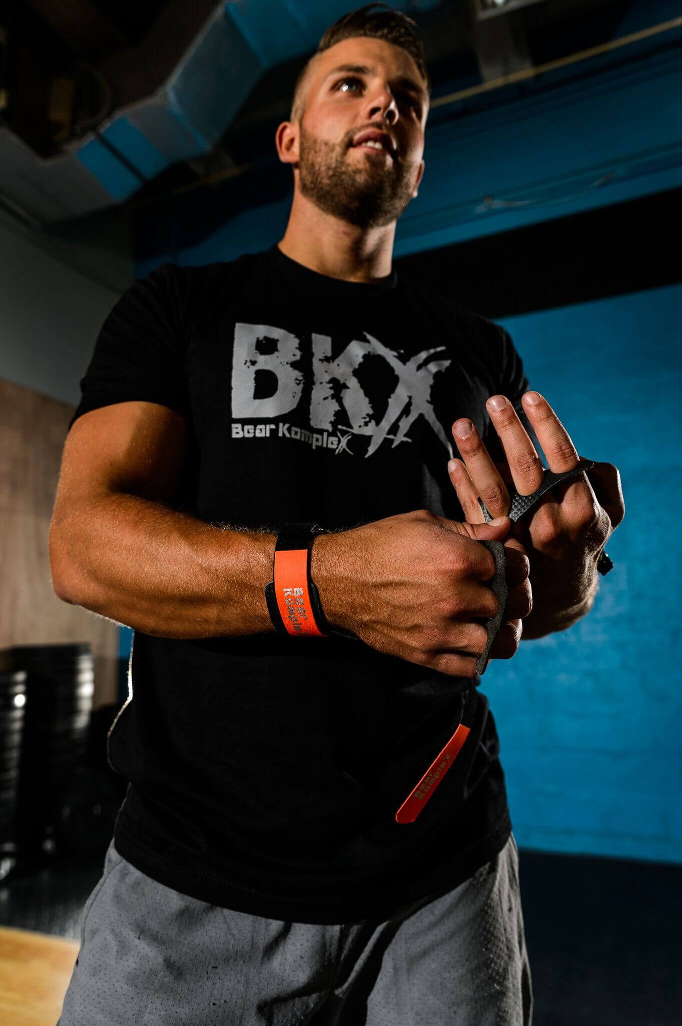 Bear KompleX Carbon Comp Grips man getting ready to work out with 3 hole grip