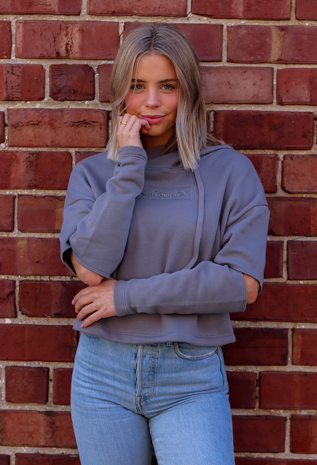 WOMEN'S CROPPED CUT OUT FLEECE HOODIE